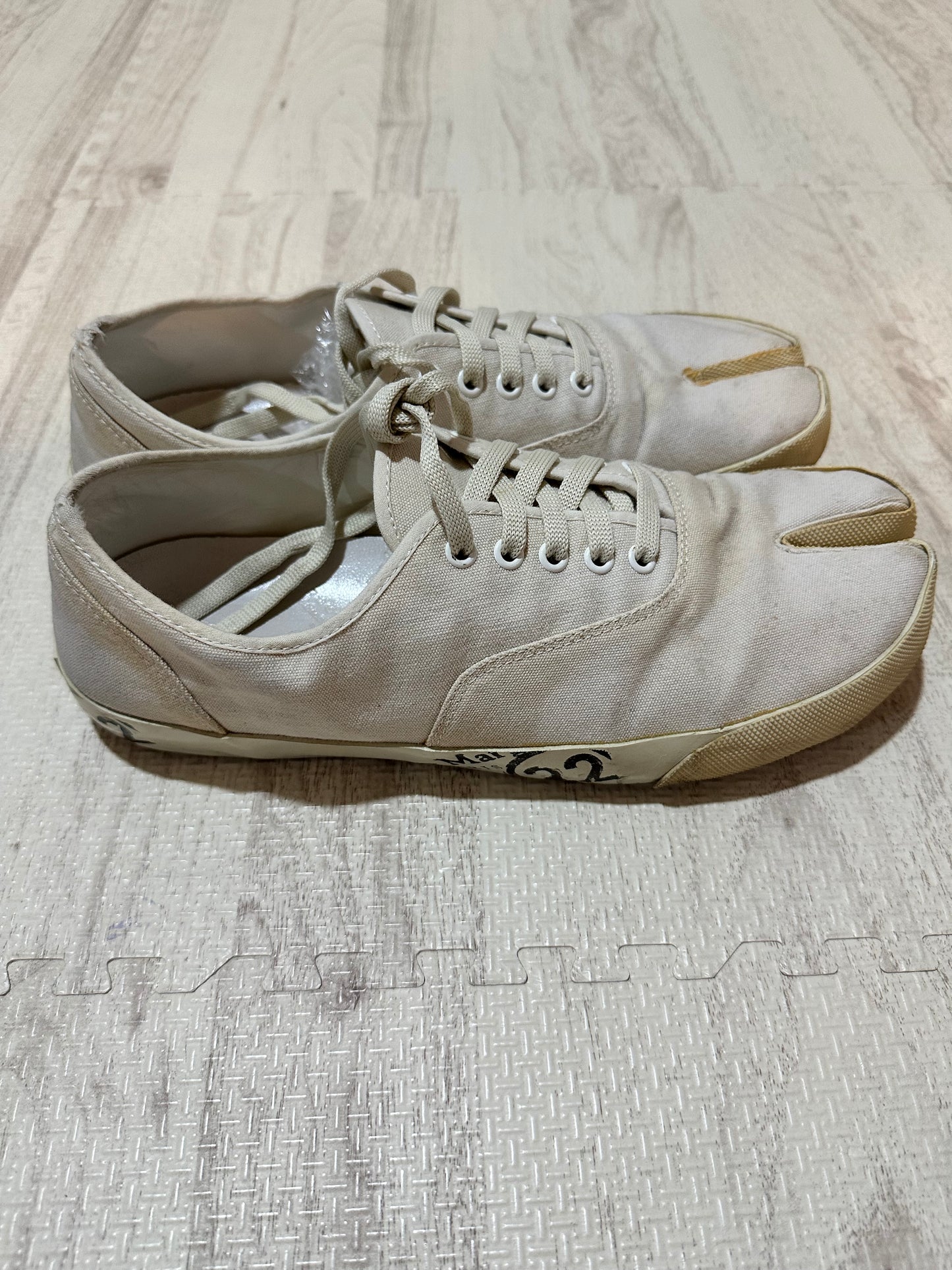 Maison Margiela - Maison Margiela Tabi Canvas Sneakers White Size 42 26.5cm