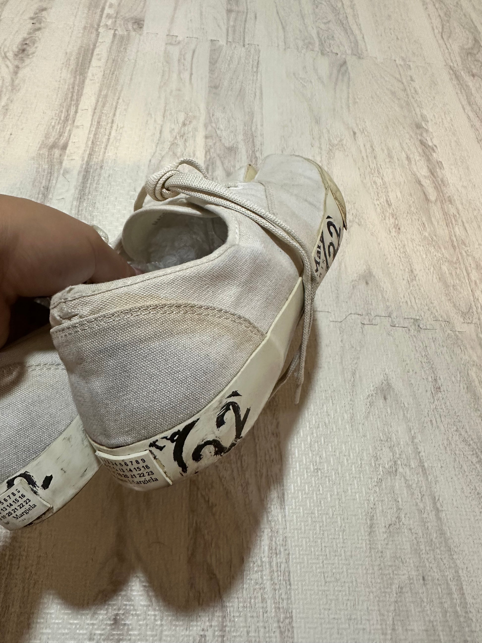 Maison Margiela - Maison Margiela Tabi Canvas Sneakers White Size 42 26.5cm