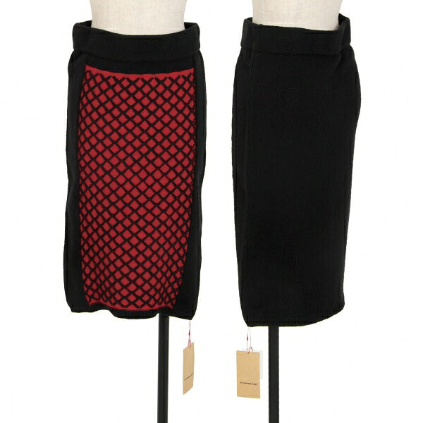 VIVIENNE TAM Front Bias Knit Black Red Skirt