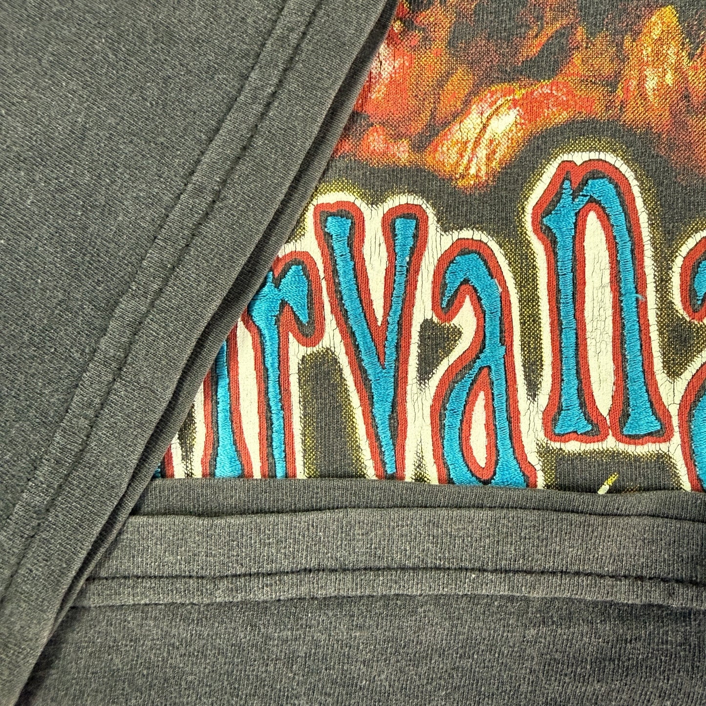 Nirvana 90s A light in the darkness T-Shirt Size XL