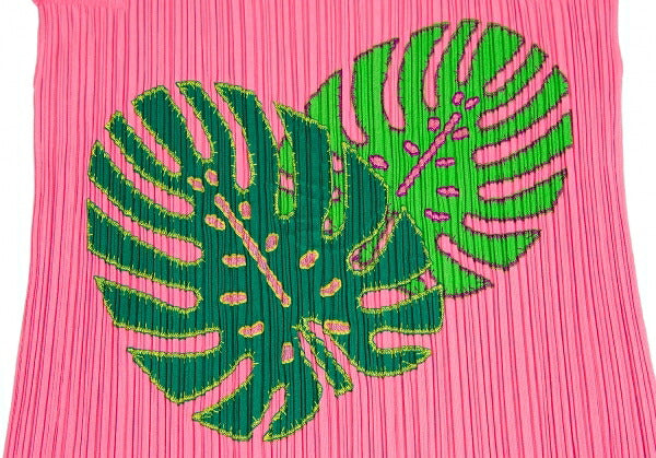 PLEATS PLEASE Pleated Leaf Patch Fringe Pink Multi Size 3