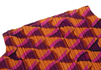 PLEATS PLEASE Geometric Print Pleated T-Shirt Orange Size 3