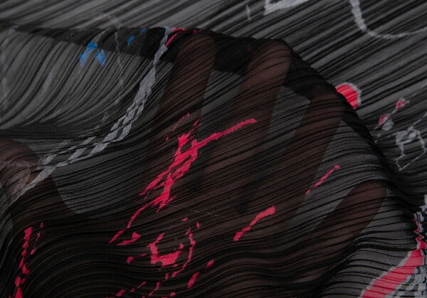 PLEATS PLEASE Graphic Print Scarf Multi
