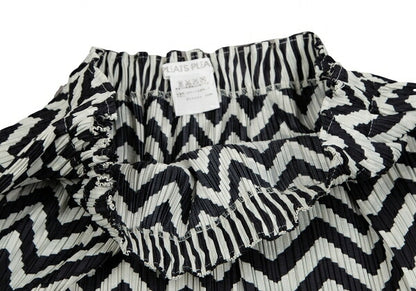 PLEATS PLEASE Zigzag Border Pleated Skirt Ivory Black Size 3
