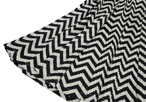 PLEATS PLEASE Zigzag Border Pleated Skirt Ivory Black Size 3