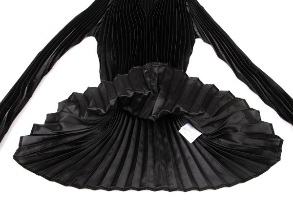 ISSEY MIYAKE Pleated Skipper Top Size M