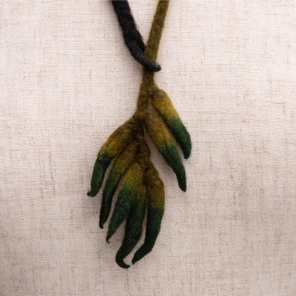 JURGEN LEHL Wool Yarn Necklace Black Green