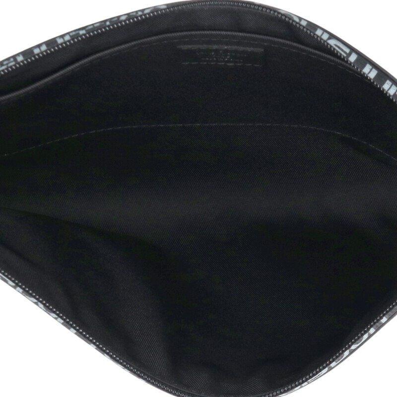 Louis Vuitton Taïga leather Clutch bag Black