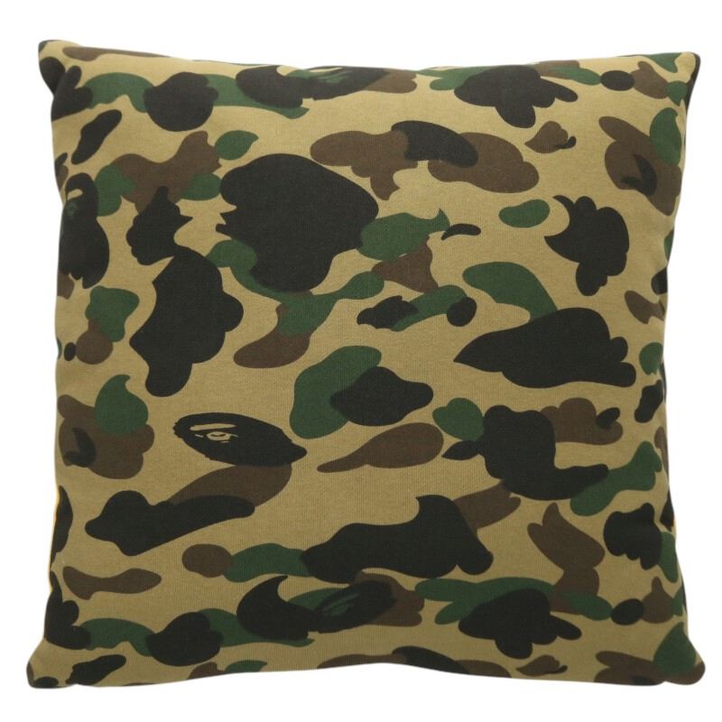 A BATHING APE Character Print Camo Cushion Multi