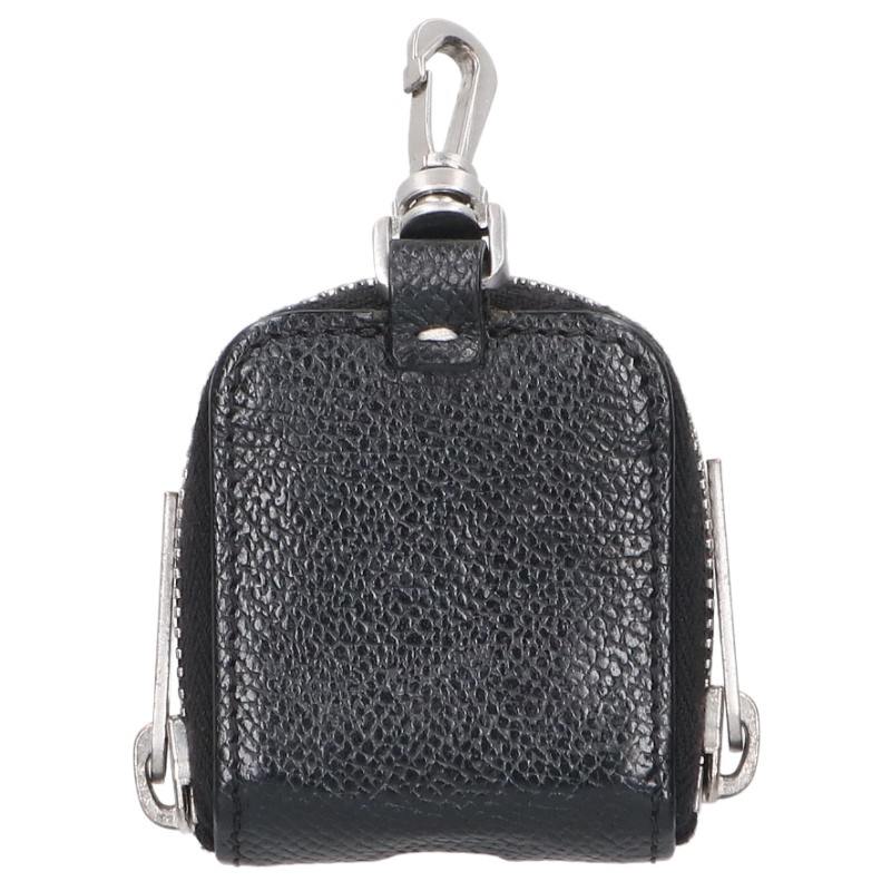 Maison Margiela S55VT0076 AirPods Case Black