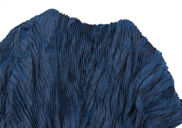 ISSEY MIYAKE Pleated Neck Scarf Blue