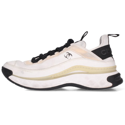 CHANEL G35618 CC Logo Low Top Sneakers White/Black Size 7.5