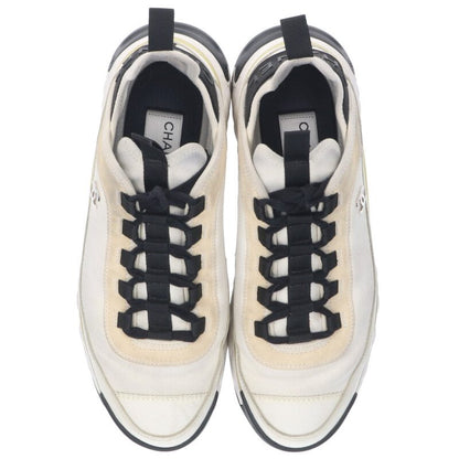 CHANEL G35618 CC Logo Low Top Sneakers White/Black Size 7.5