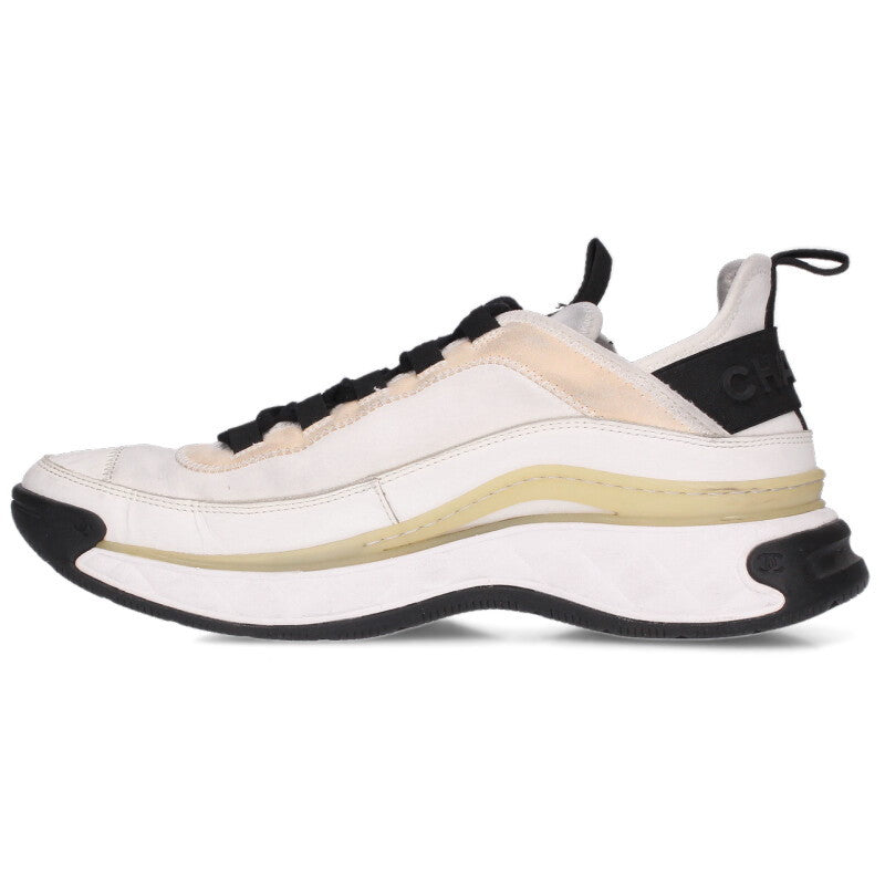 CHANEL G35618 CC Logo Low Top Sneakers White/Black Size 7.5