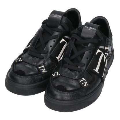 Valentino Garavani Embossed Logo Leather Low-Top Size 7.5