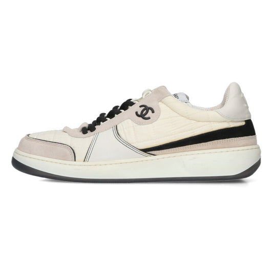 CHANEL Coco Mark Quilted Low-Top Sneaker White Size 8.5
