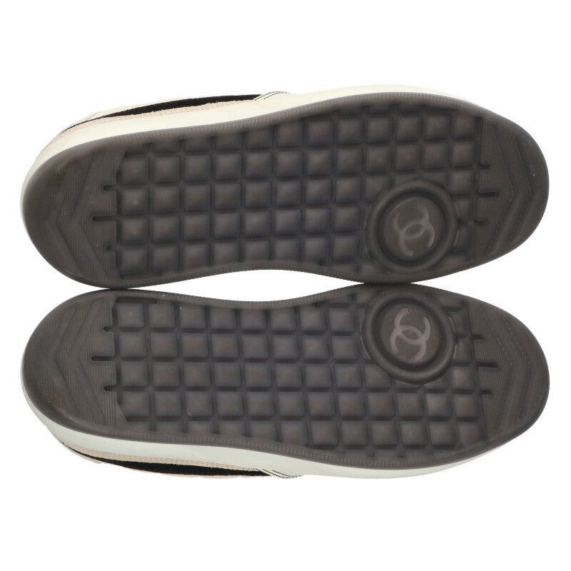 CHANEL Coco Mark Quilted Low-Top Sneaker White Size 8.5