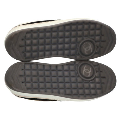 CHANEL Coco Mark Quilted Low-Top Sneaker White Size 8.5