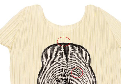 PLEATS PLEASE Pleats Zebra Patch T-Shirt Cream Size 3