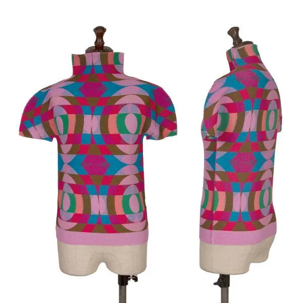 ISSEY MIYAKE me Psychedelic Pleats T-Shirt Pink Size F
