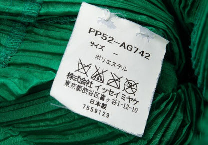 PLEATS PLEASE Leaf Patch Pleated Bag Green