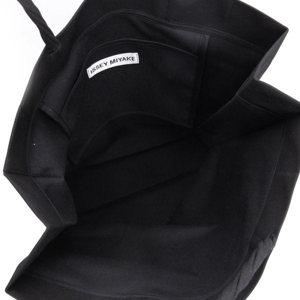 ISSEY MIYAKE Logo Embroidered Bag Black
