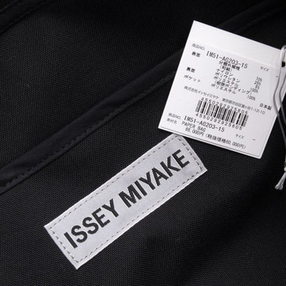 ISSEY MIYAKE Logo Embroidered Bag Black