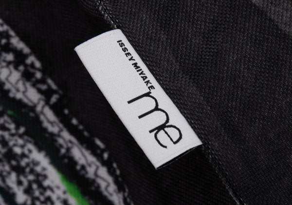 ISSEY MIYAKE me Pleated Owl Bag Multi