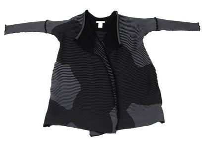 ISSEY MIYAKE MEANDER KNIT 21AW Buttonless & Gray Size 2