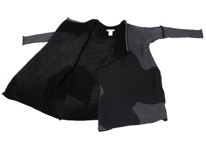 ISSEY MIYAKE MEANDER KNIT 21AW Buttonless & Gray Size 2