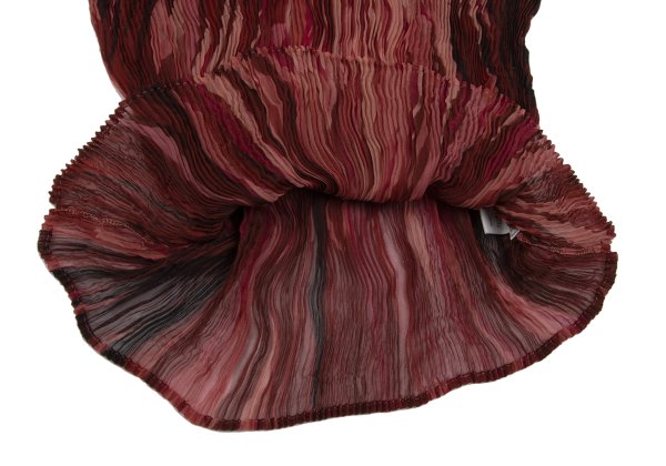 ISSEY MIYAKE Gradient Print Sheer Pleated Top Red Size 2