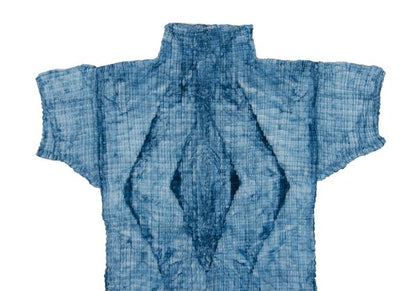 ISSEY MIYAKE Graphic Print Pleated T-Shirt Blue/White Size M
