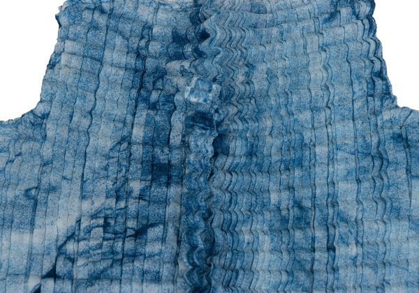 ISSEY MIYAKE Graphic Print Pleated T-Shirt Blue/White Size M
