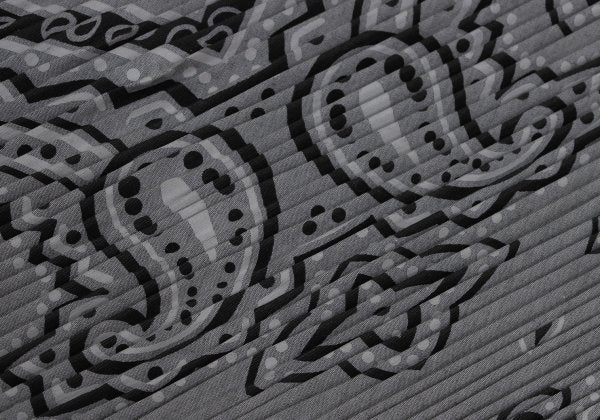 ISSEY MIYAKE Paisley Print Scarf Gray