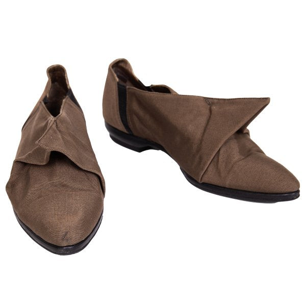 ISSEY MIYAKE Brown Asymmetric Tuck Toe Pumps Size 24.5CM