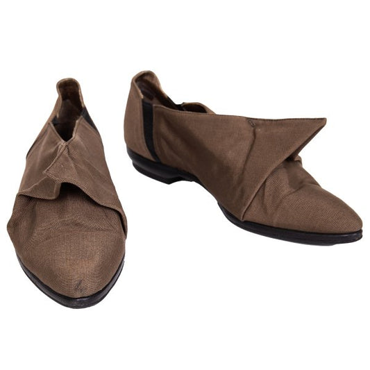 ISSEY MIYAKE Brown Asymmetric Tuck Toe Pumps Size 24.5CM