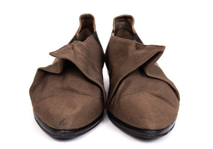 ISSEY MIYAKE Brown Asymmetric Tuck Toe Pumps Size 24.5CM