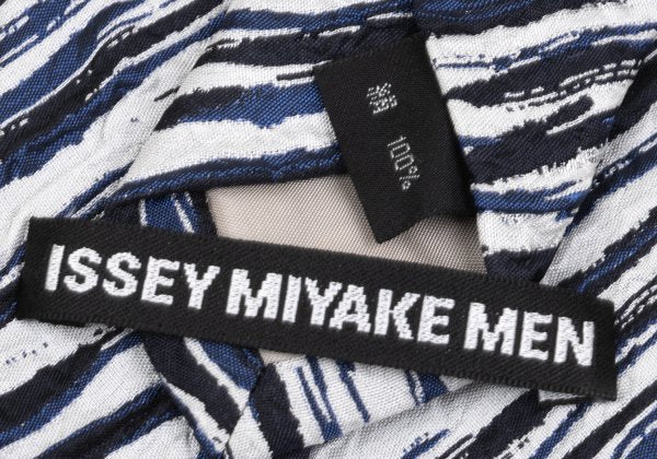 ISSEY MIYAKE MEN Blue Wrinkled Faded Regimental Silk Tie