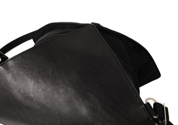 ISSEY MIYAKE Transformable Box Bag Black