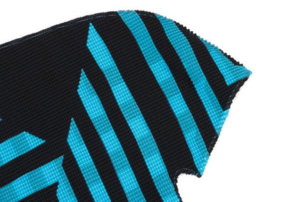 ISSEY MIYAKE me Graphic Print T-Shirt Blue/Black Size F