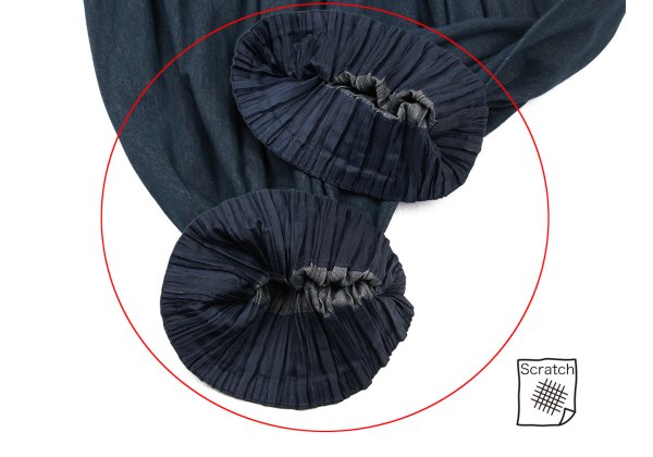 ISSEY MIYAKE MEN 13SS Pleated Cotton-Poly Pants Navy Size 2