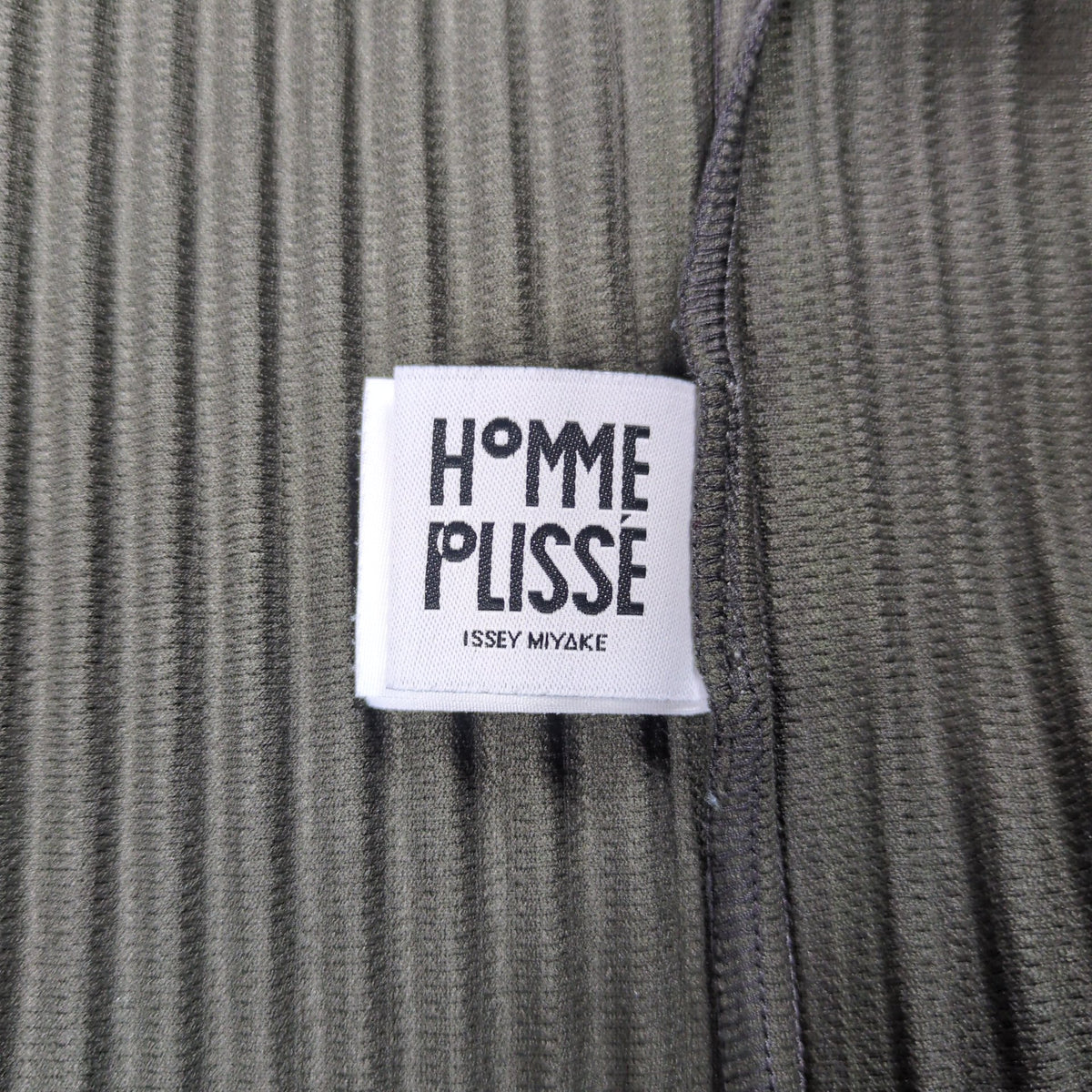 HOMME PLISSE ISSEY MIYAKE 25AW Half Zip Pleats Top Size 2