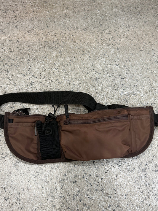 GOODENOUGH Technical Hip Bag Brown