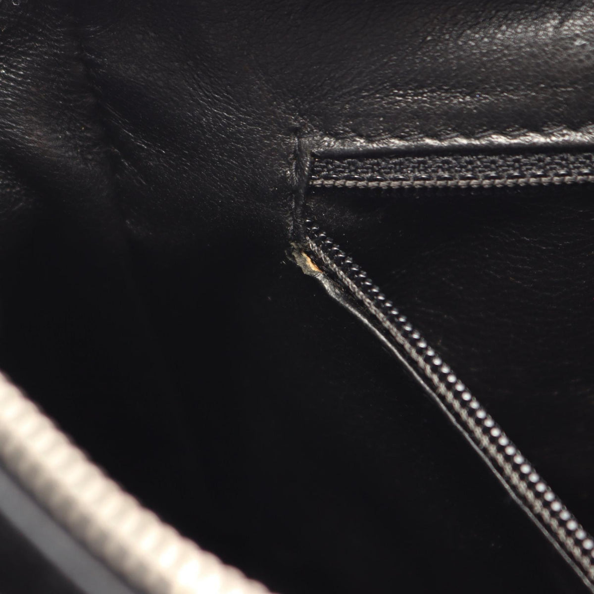 CHANEL Matelasse Caviar Skin Bag Black