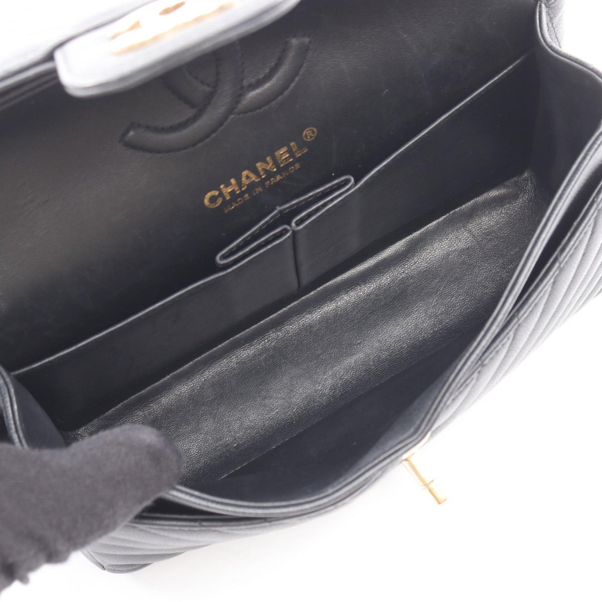 CHANEL V Stitch Chevron W Shoulder Bag