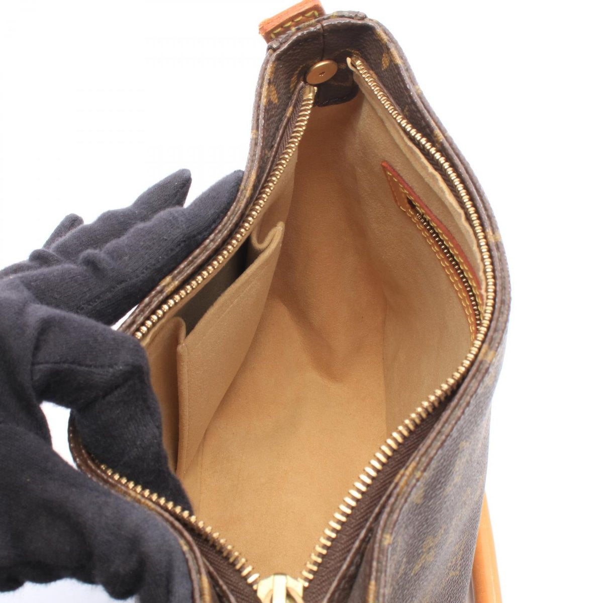 LOUIS VUITTON Looping MM Shoulder Bag