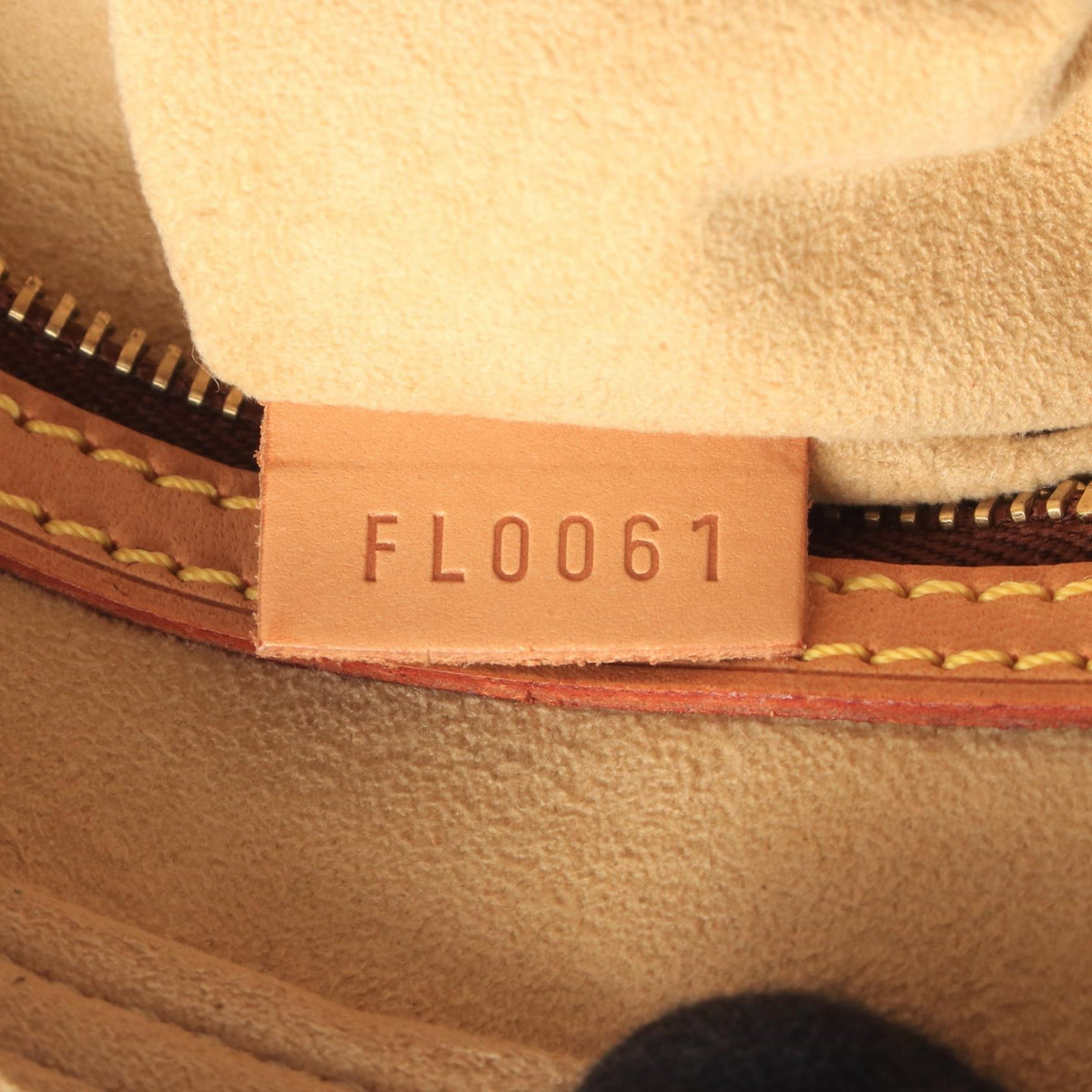 LOUIS VUITTON Looping MM Shoulder Bag