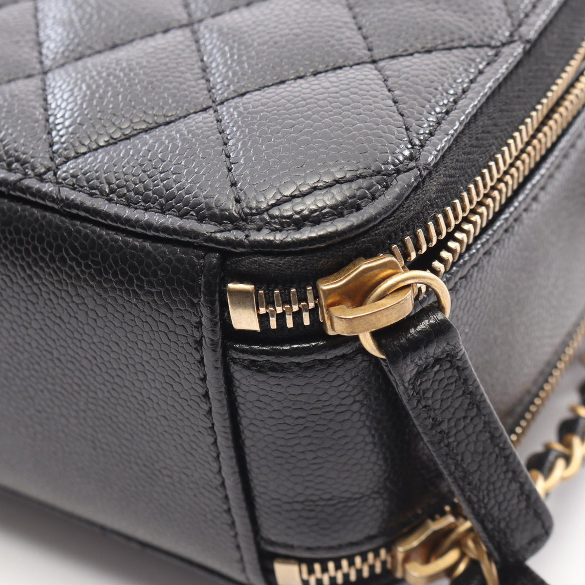 CHANEL Matelassé Caviar Skin Bag Black