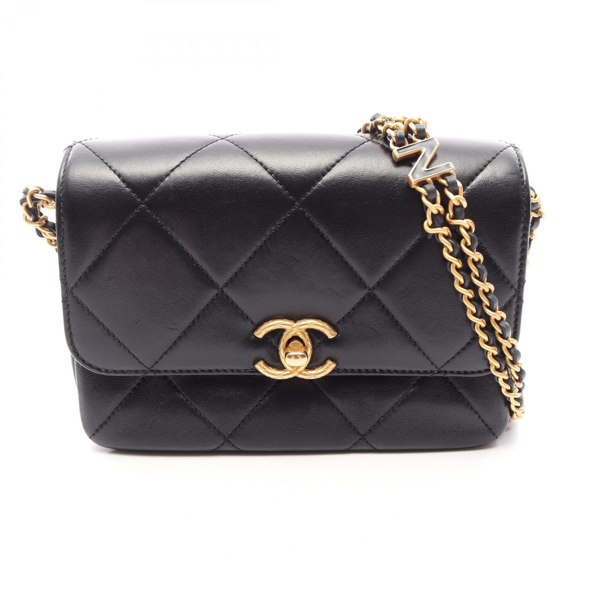 CHANEL Matelasse Lambskin Shoulder Bag Black
