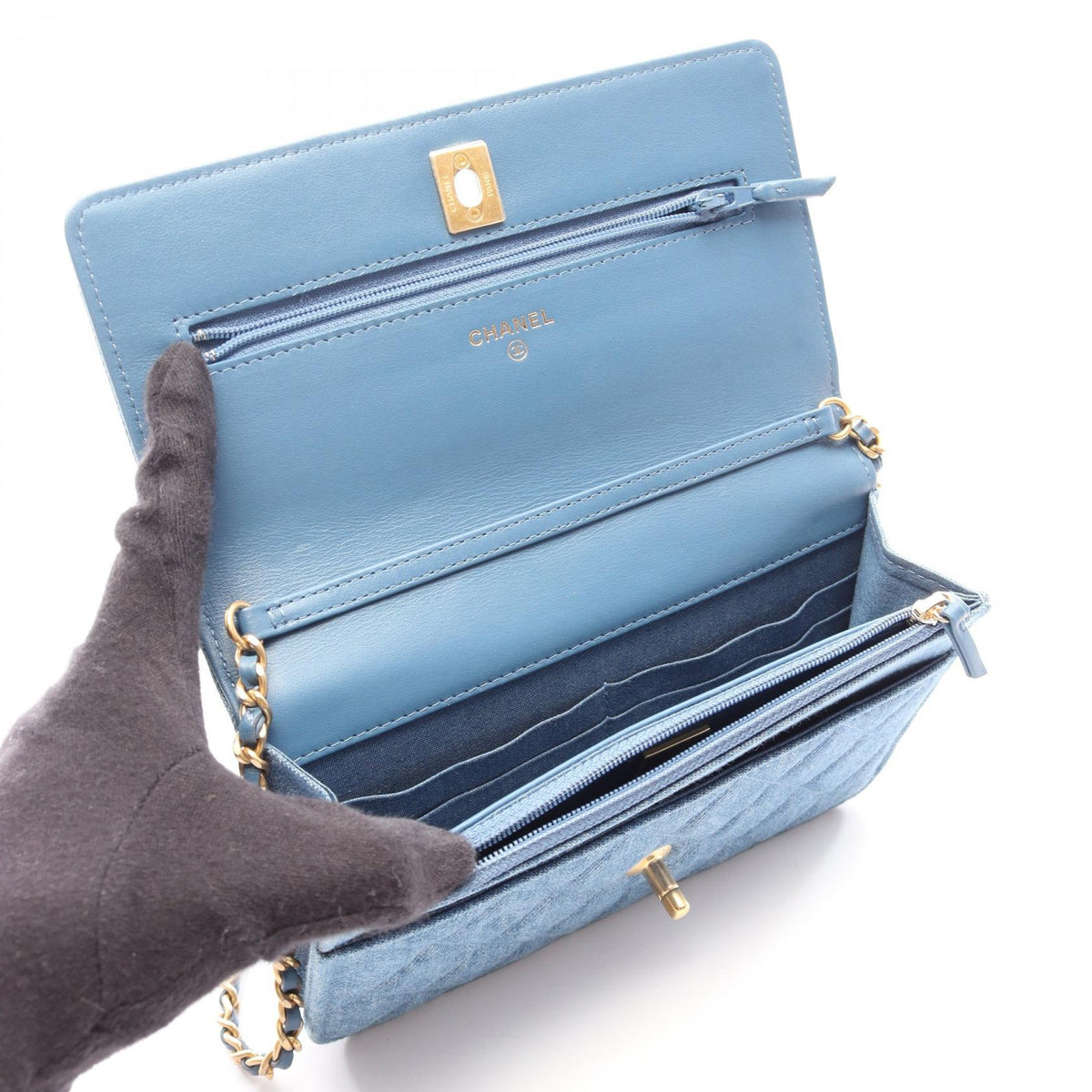 CHANEL Matelasse Denim Shoulder Bag Blue